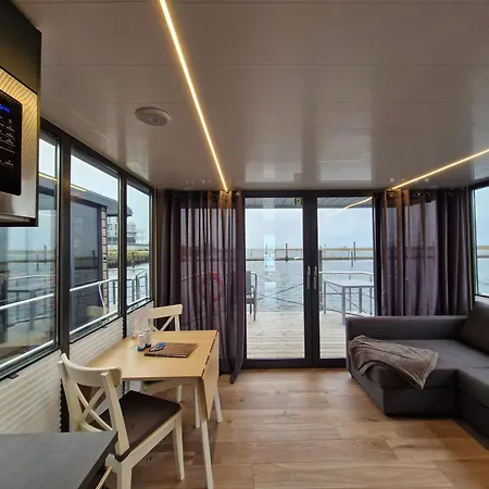 Hotel en barco Hausboot Fjord Del Sol Solarboot Mit Biosauna In *